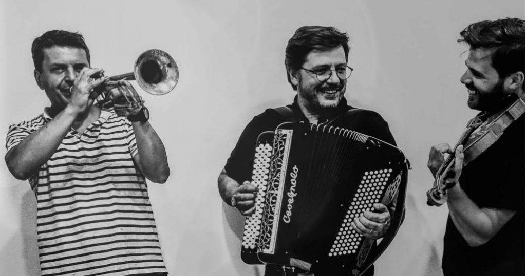 TRIO BAILE MAJAZZTIC